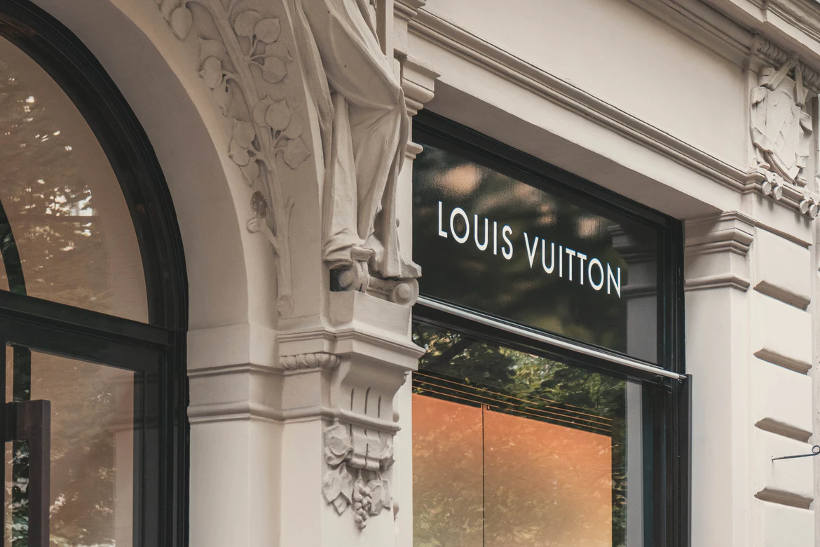 Techni-Contact - [ Success Stories ] Découvrez l'incroyable histoire de Louis  Vuitton, fondateur de la marque de luxe Louis Vuitton. >>