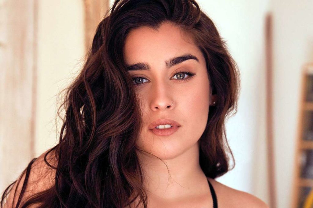 Lauren Jauregui Success Story Of The Former Fifth Harmony Member